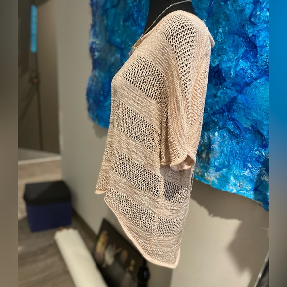 Beige short sleeve top - Picture 10 of 10